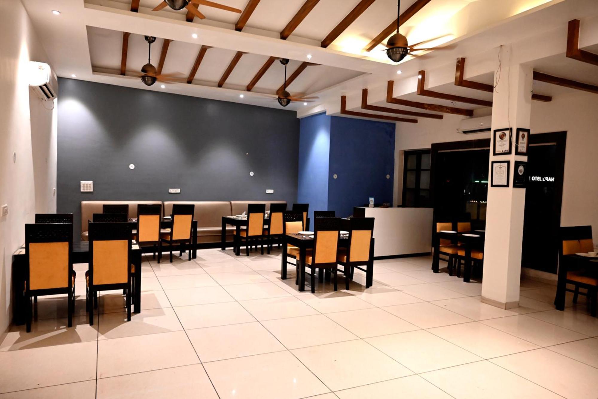 Hotel Badrika Inn Rewa Exterior photo